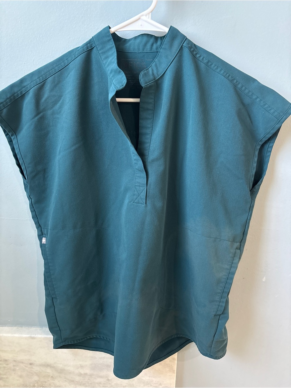 FIGS Catarina One Pocket Scrub Top Teal XXS